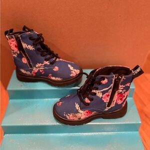 “Comfy Kids”Floral Lace-Up Boots with Side Zip size 13 (31)